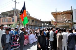 Heute morgen protestierten mehrere hundert Kabulis im Schahr-e Nau-Park gegen die Anschlagsserie. Foto: Pajhwok.